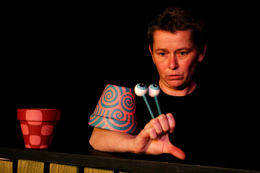 sreda, 29. 7., 18.00 – Teater v galeriji: Debela repa, lutkovna predstava, skupina Bobek